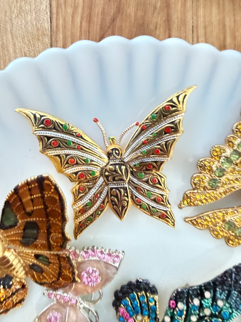 Butterfly Brooch Tray For Live Show on 9/3 - Picture 5 of 12